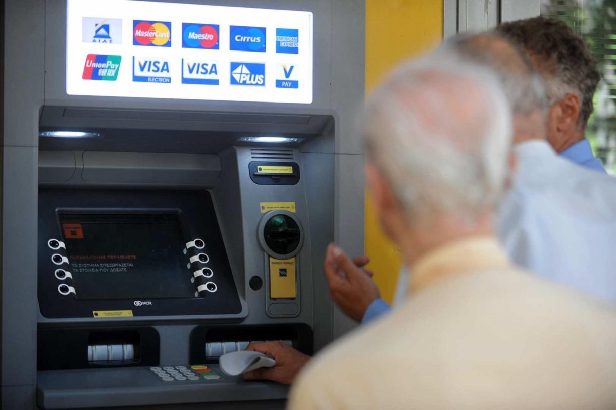 Συντάξεις: Πόσοι στους 100 προλαβαίνουν να πάρουν;