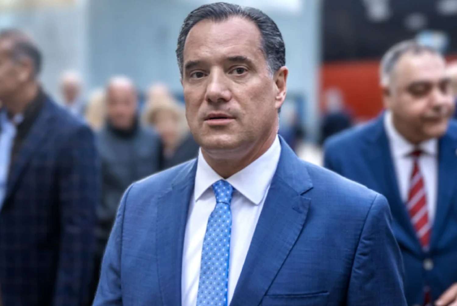 Ποιος επιτέθηκε με νερό στον υπουργό Άδωνι Γεωργιάδη