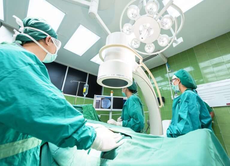 ΕΥΡΧειρουργός μεταμόσχευσε κατά λάθος έναν ΚΑΡΚΙΝΟ στο χέρι του