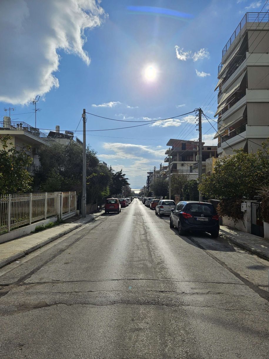 Γλυφάδα – Τερψιθέα τώρα: Αρκεί να κοιτάξεις ψηλά!