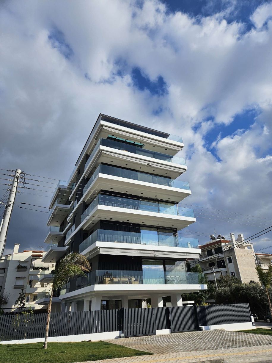 Συμβαίνει τώρα: Κούκλες υπερμοντέρνες οικοδομές αλλάζουν πρόσωπο στα νότια προάστια