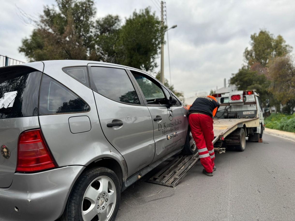 εγκαταλελειμμένα αυτοκίνητα