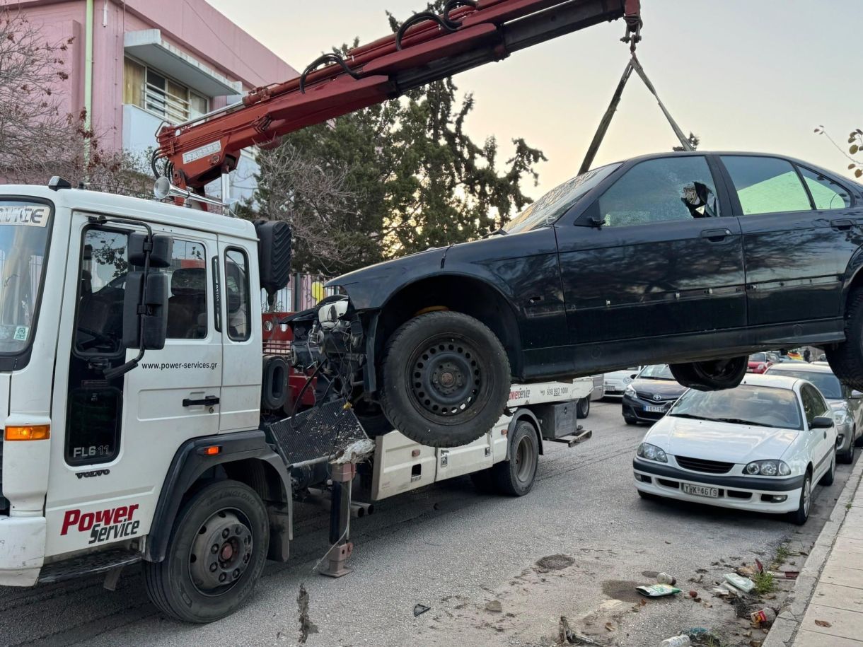 Απομακρύνουμε τα εγκαταλελειμμένα αυτοκίνητα – Απελευθερώνουμε τις γειτονιές μας!!!
