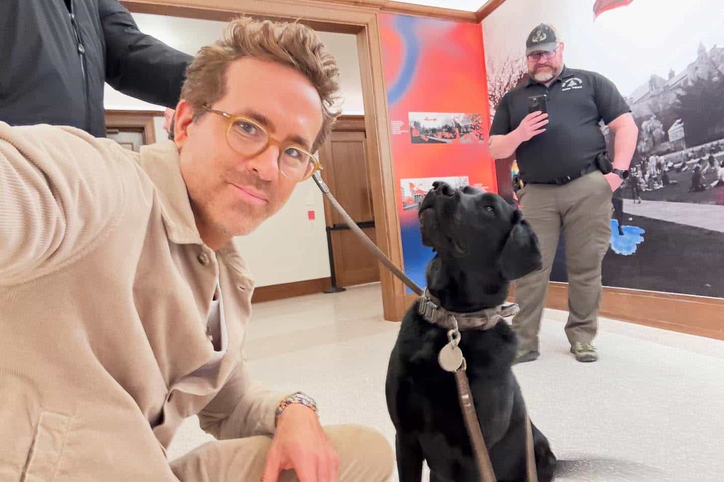 Ryan Reynolds βιογραφικό ηλικία ύψος! Έχει γενέθλια και κλείνει τα 48!…με πολύ botox!