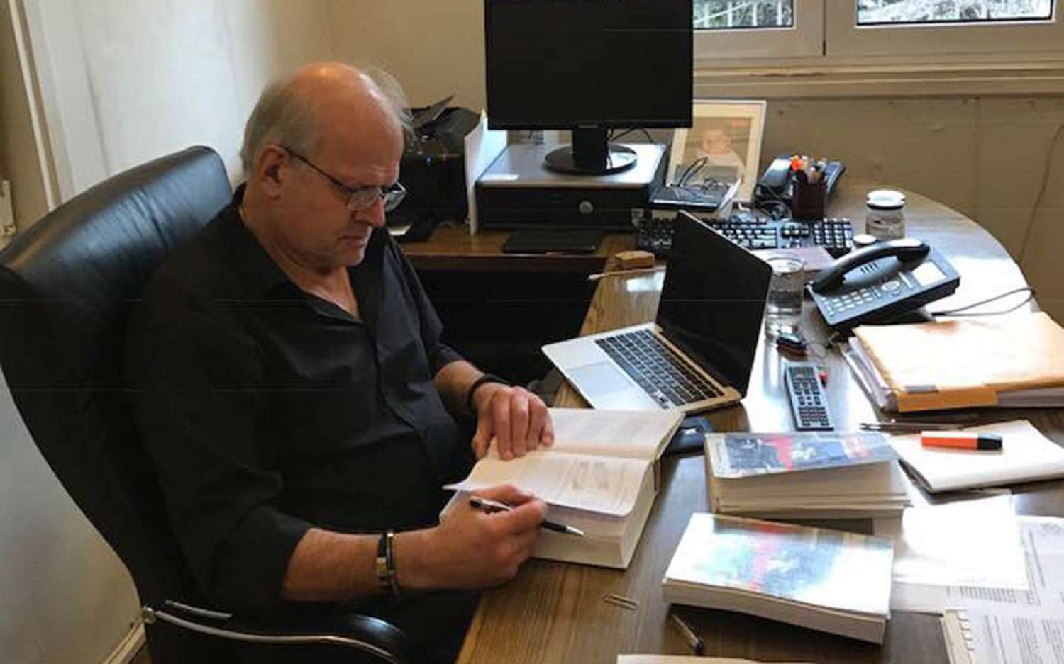 Άκης Τσελέντης: Έσπασε πλευρά και χέρι ο σεισμολόγος