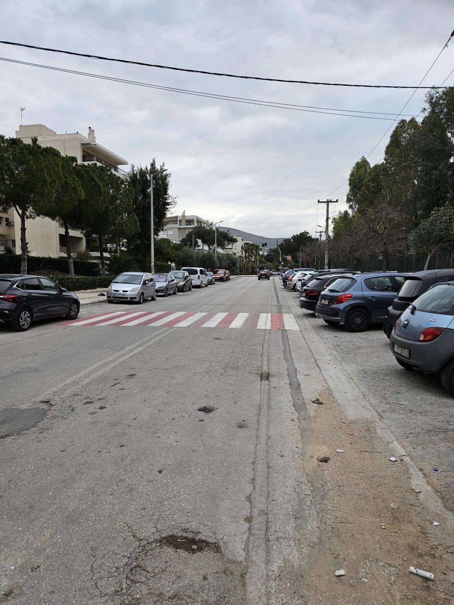 Αθήνα Νότια προάστια τώρα Εγκατέλειψαν την Ελλάδα Έλληνες και αλλοδαποί