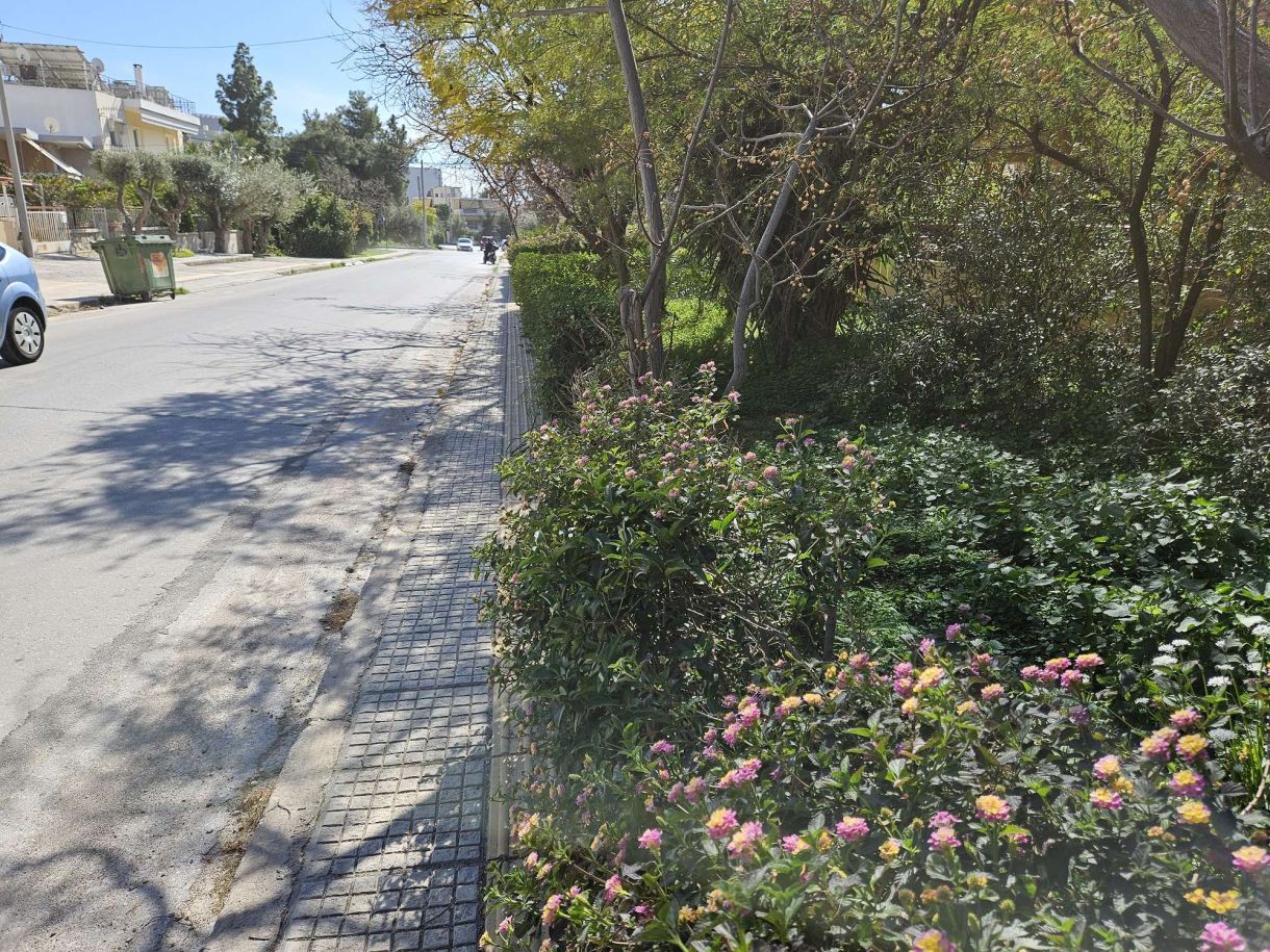 Γλυφάδα σήμερα Το πιστεύεις αυτό που βλέπεις Η γραμμή για τους τυφλούς ΚΡΥΜΕΝΗ έτσι