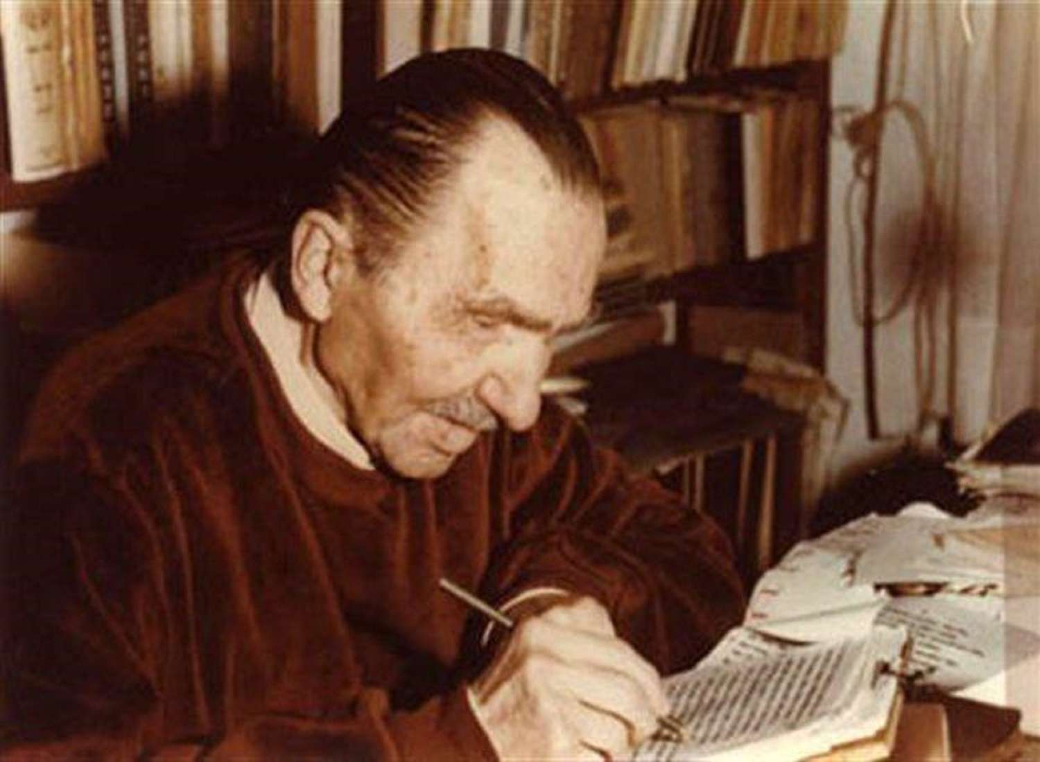 Νίκος Καζαντζάκης βιογραφικό, ημερομηνία γέννησης, σημαντικά έργα του, αποφθέγματα...