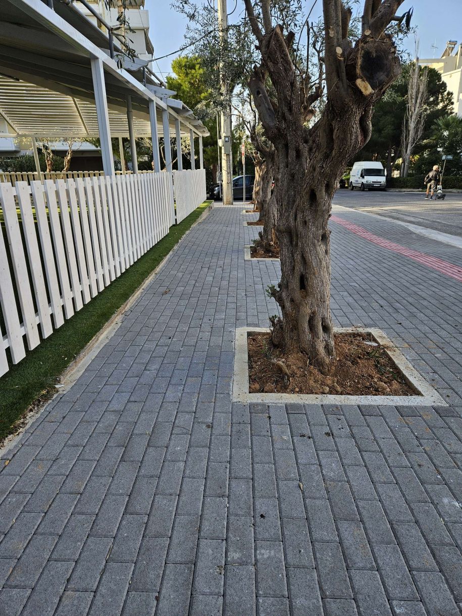 Νότια προάστια Γλυφάδα: Καινούργια πεζοδρόμια στη Σάκη Καράγιωργα