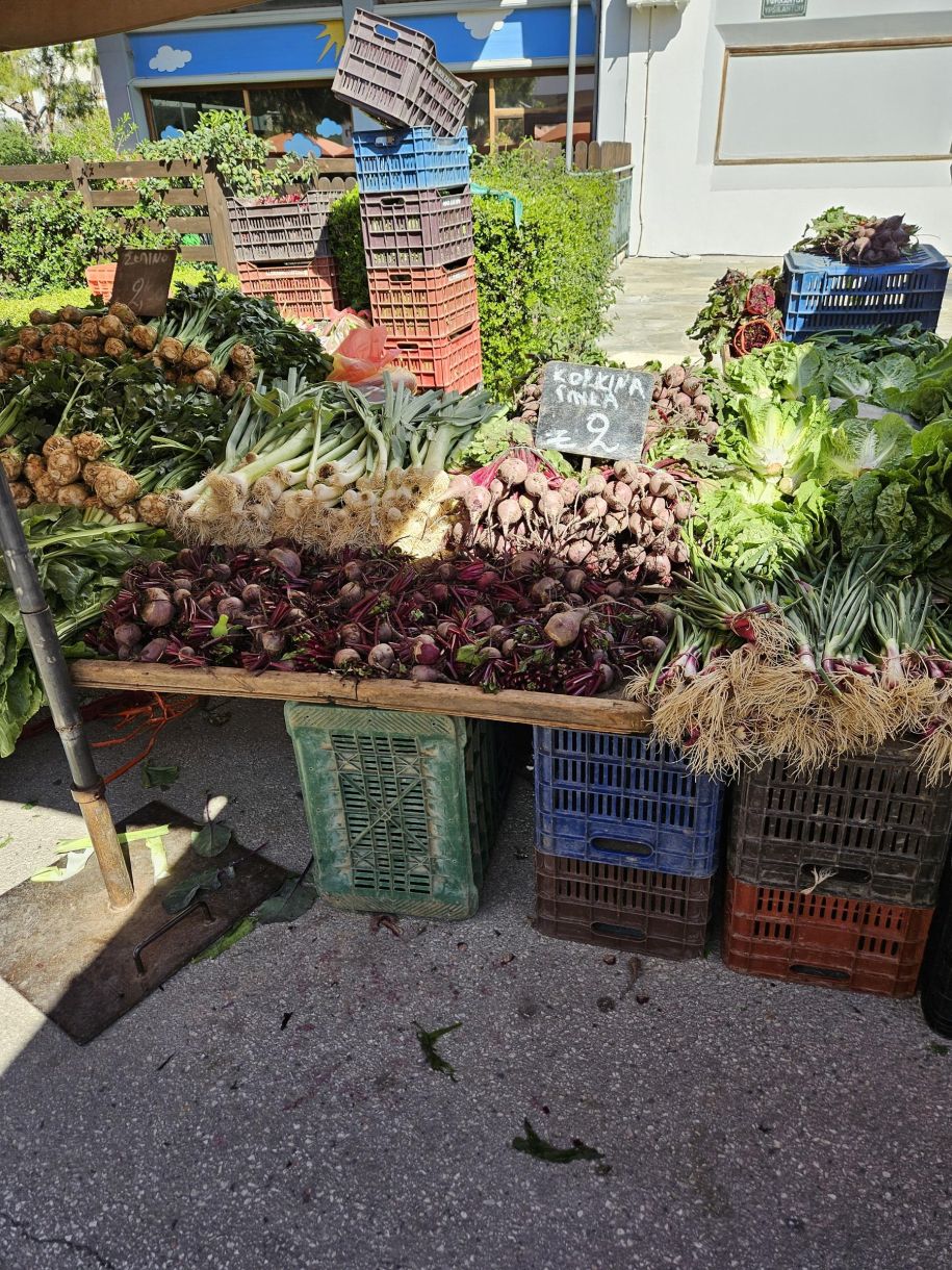 Λαική αγορά! Κόκκινα γλυκά παντζάρια, 2,50 το κιλό!