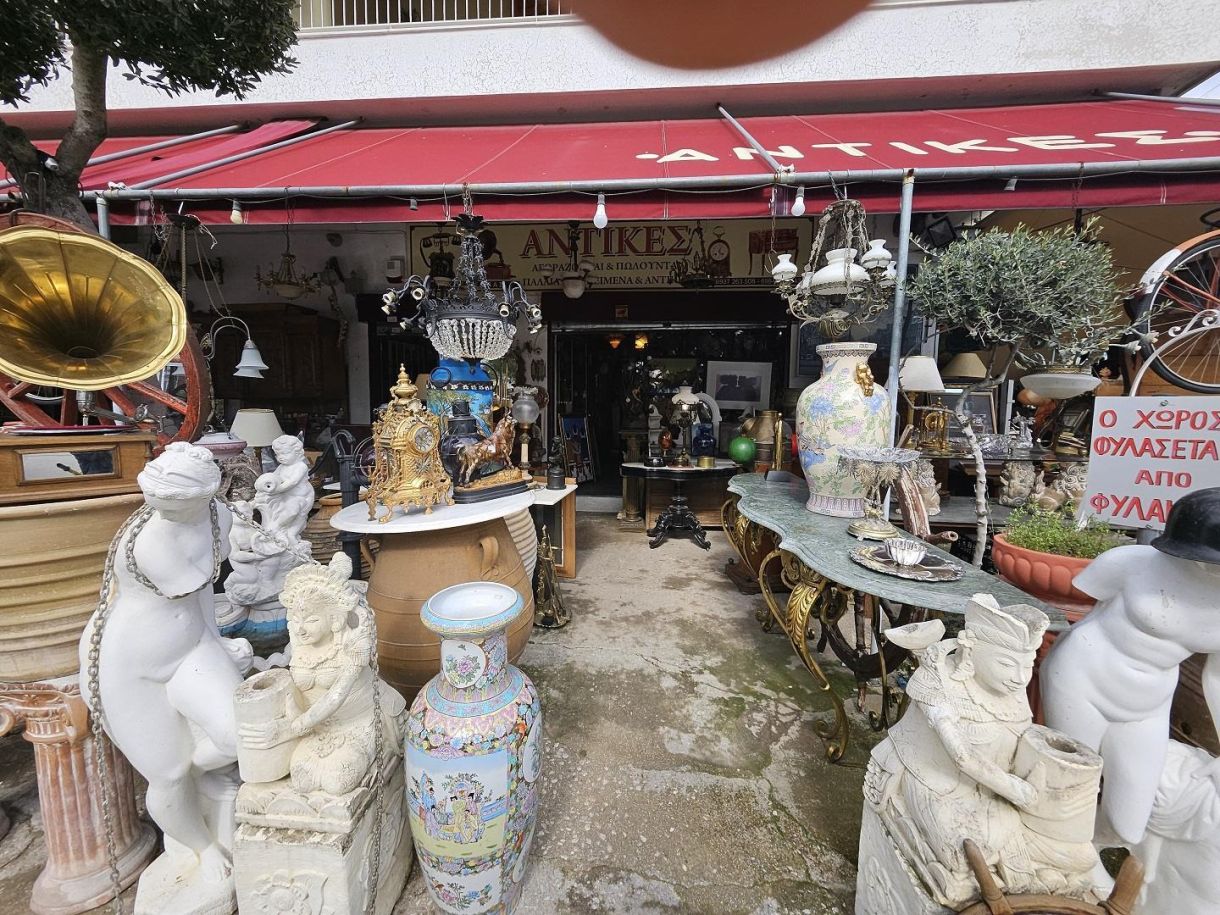 Νότια προάστια Ο.ΠΑΛΙΑΤΖΗΣ ή ο.ΑΝΤΙΚΕΡ Ίδιο νόημα άλλα αίσθηση 1