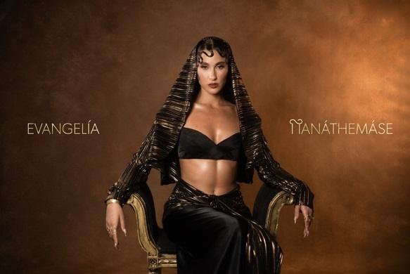 Evangelia – Panáthemáse H νέα της επιτυχία με ταπεραμέντο Κρήτης, αέρα Αμερικής και πινελιές Ανατολης!