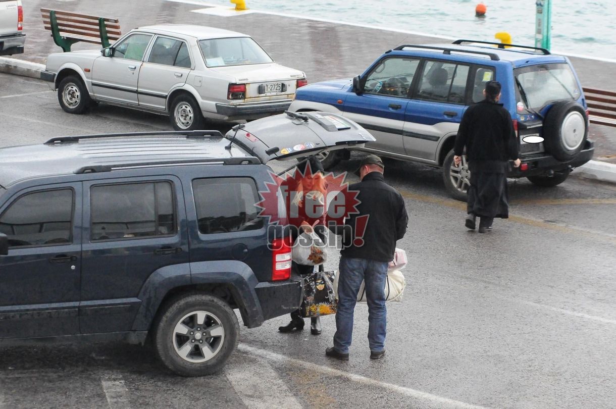 Paparazzi! H Μενεγάκη ΚΡΥΒΕΤΑΙ στο αμάξι του παπά για να δώσει φωτογραφίες μόνο στο instagram!!!