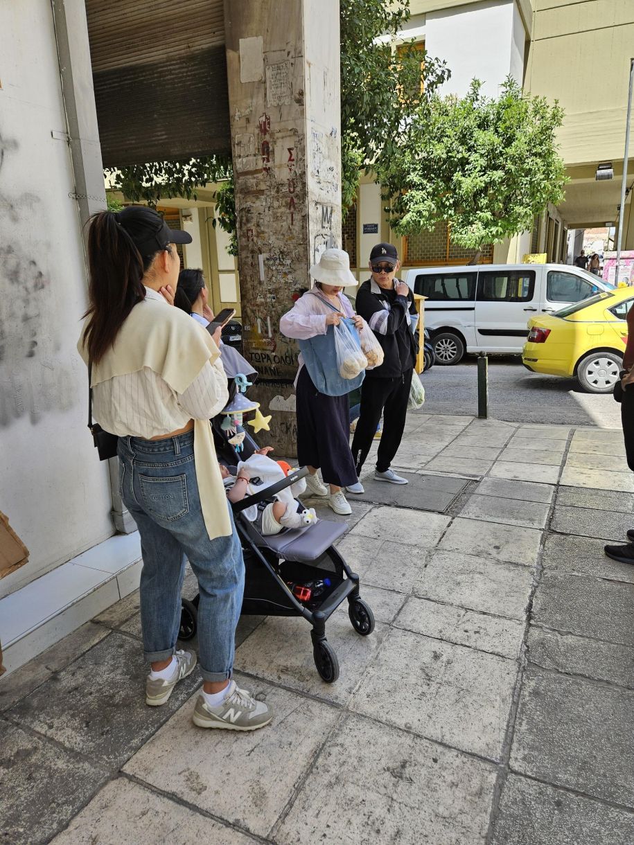 Βίντεο Δεν χρειάζεται να πας στην Κίνα Την βρίσκεις 2 βήματα από την Ομόνοια
