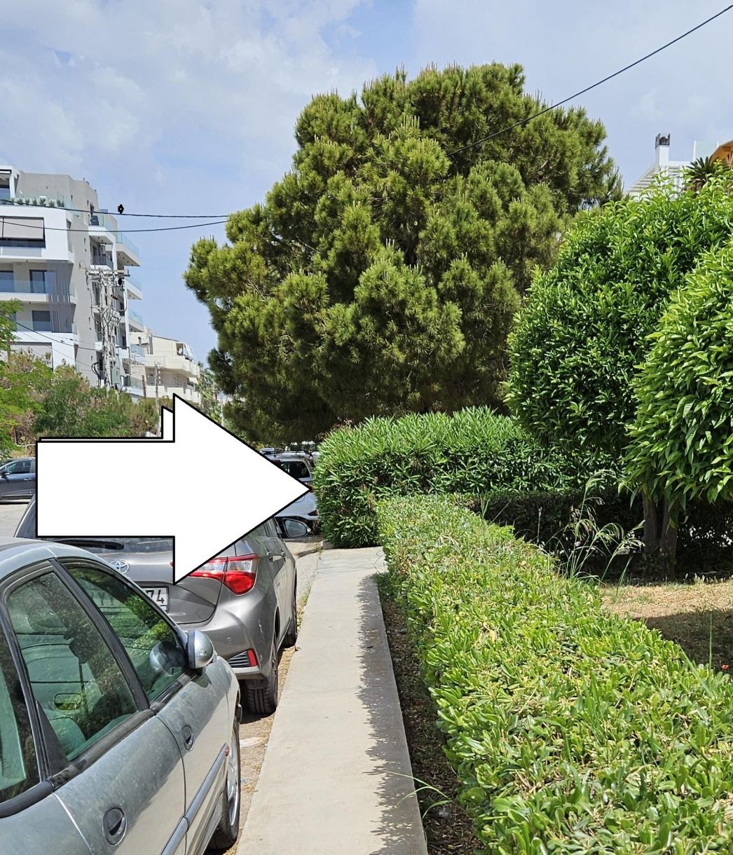 Γλυφάδα: STOP! Τα πεζοδρόμια δεν είναι για σένα! Βίντεο