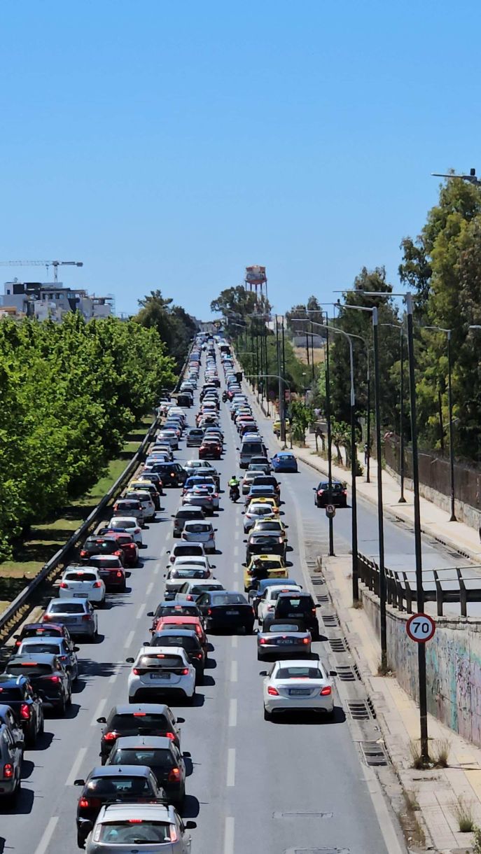 Ελληνικό καλοκαίρι Δεν αφήνουμε επιτέλους τ ανέκδοτο
