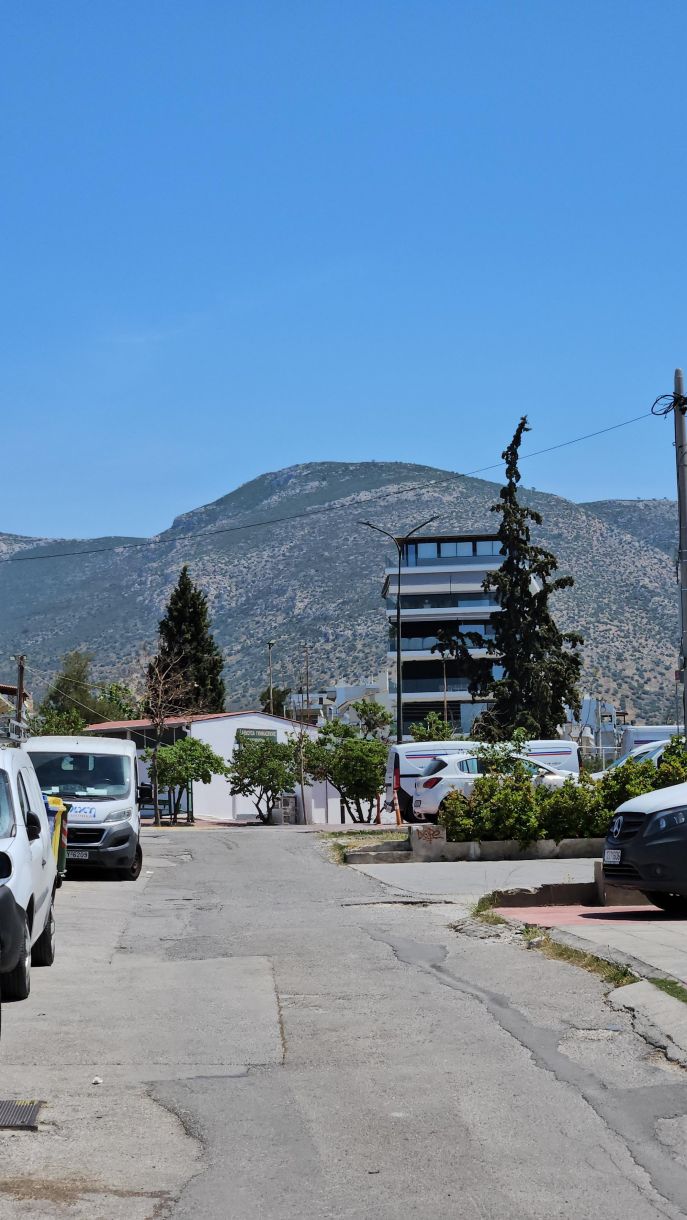 Καιρός σήμερα! Νότια προάστια! Με 25 βαθμούς υπό σκιά. Μην βγεις χωρίς καπέλο…